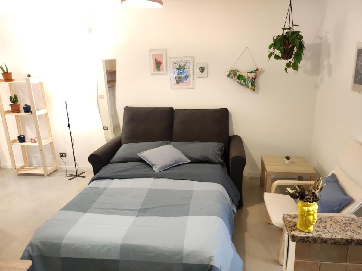 Апартаменты Loft Con Cortiletto - 100 Meters From The Beach Чефалу Экстерьер фото