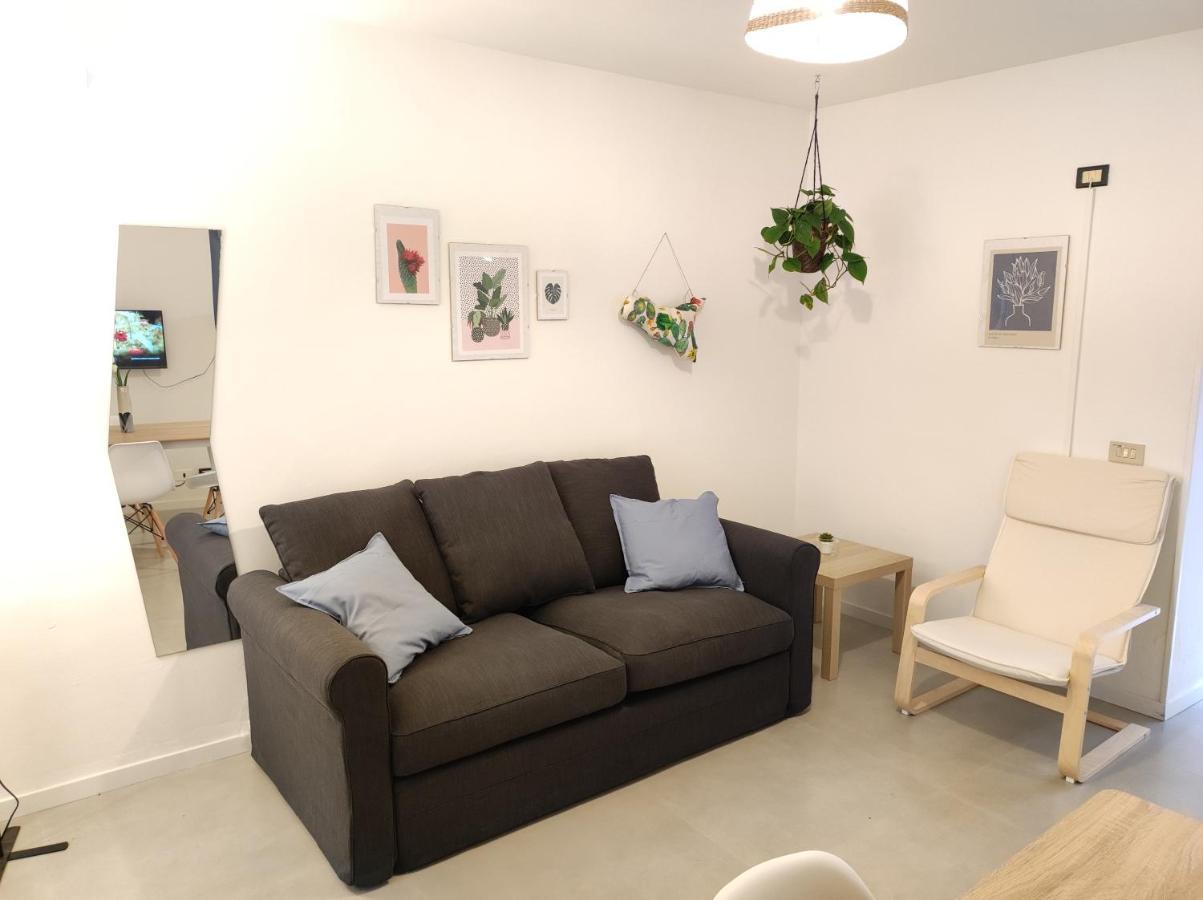 Апартаменты Loft Con Cortiletto - 100 Meters From The Beach Чефалу Экстерьер фото