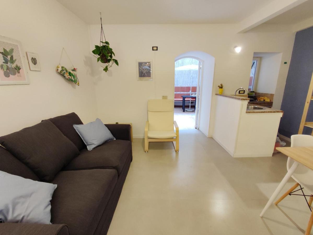 Апартаменты Loft Con Cortiletto - 100 Meters From The Beach Чефалу Экстерьер фото
