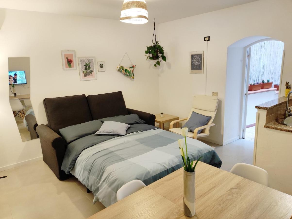 Апартаменты Loft Con Cortiletto - 100 Meters From The Beach Чефалу Экстерьер фото